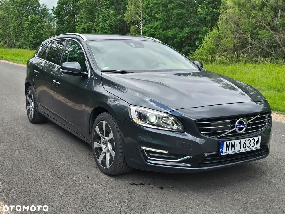 Volvo V60 D6 AWD Plug-in Hybrid Summum - 2