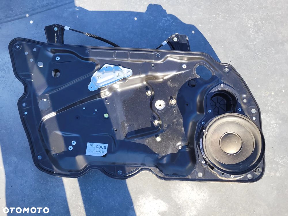 VW PASSAT B6 b7 PODNOŚNIK PROWADNICE SZYBY LEWY PRZÓD - 1