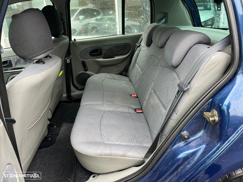 Renault Clio 1.2 16V Expression - 11