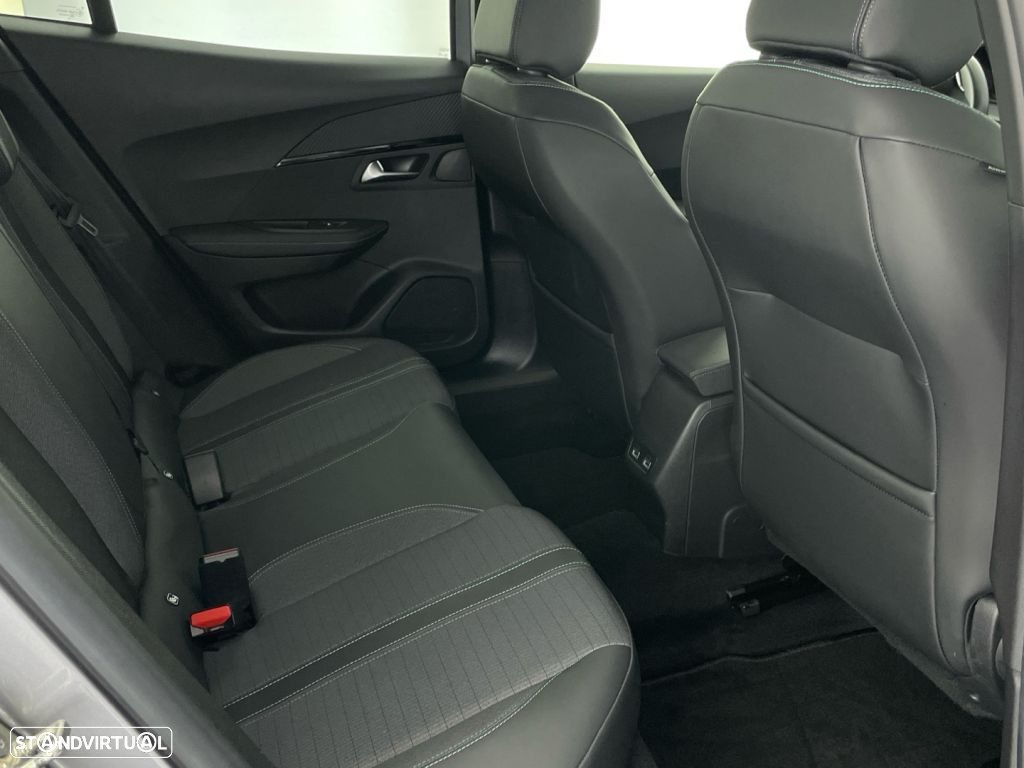 Peugeot 2008 1.2 PureTech Allure - 25