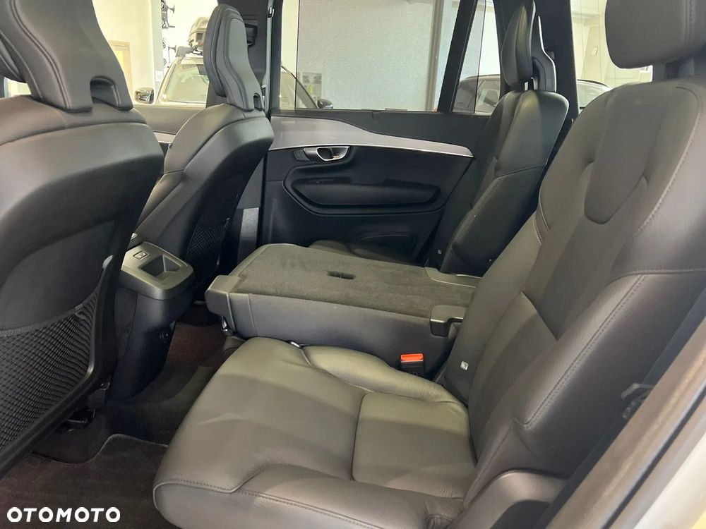 Volvo XC 90 B5 D AWD Ultimate Dark - 19
