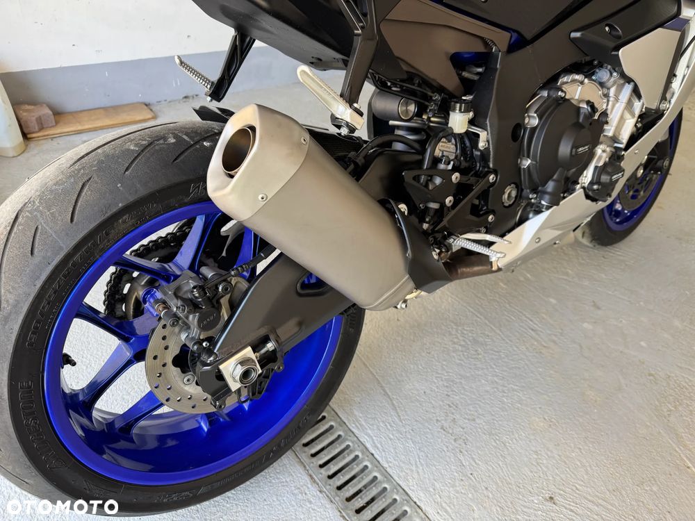 Yamaha YZF - 19