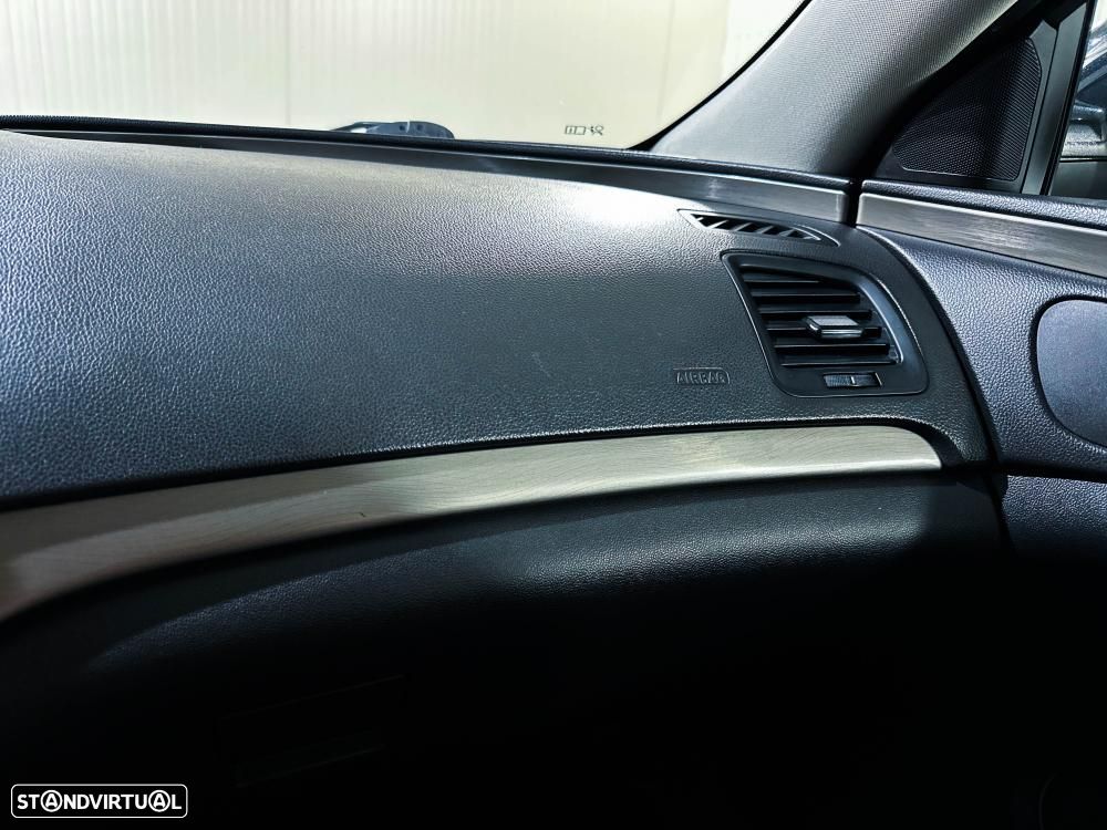 Opel Insignia - 30