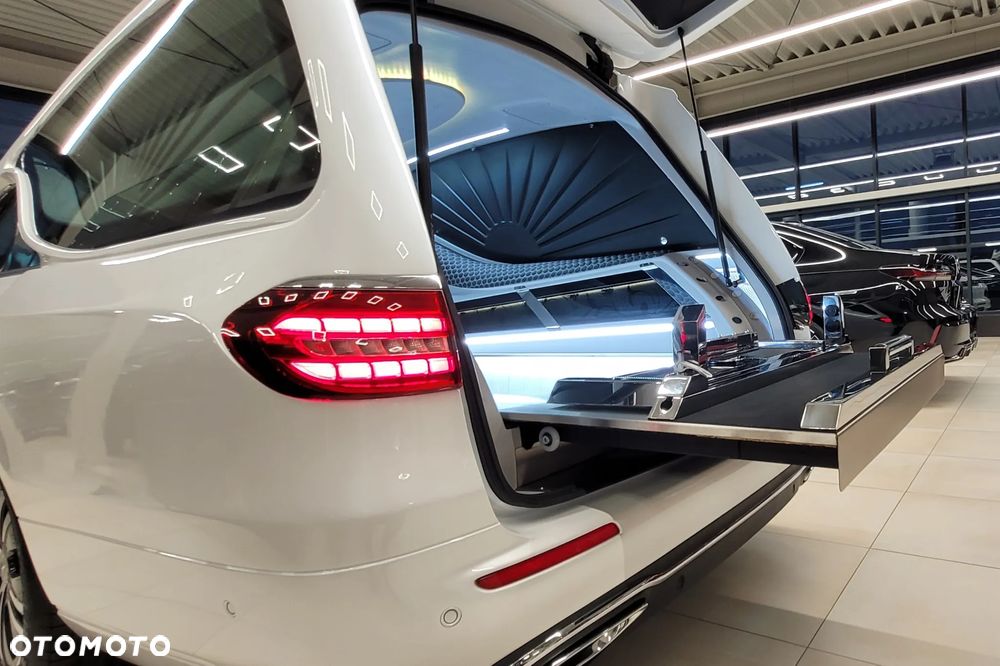 Mercedes-Benz Klasa E 200 Exclusive - 17