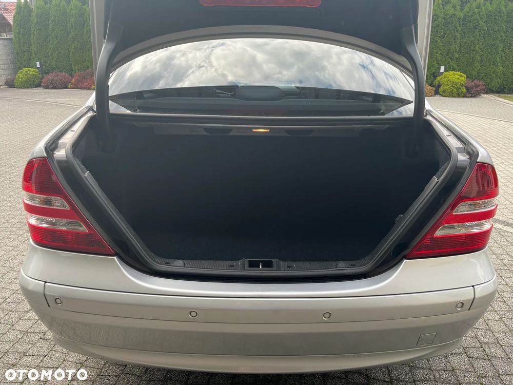 Mercedes-Benz Klasa C 180 Kompressor Automatik Classic - 9