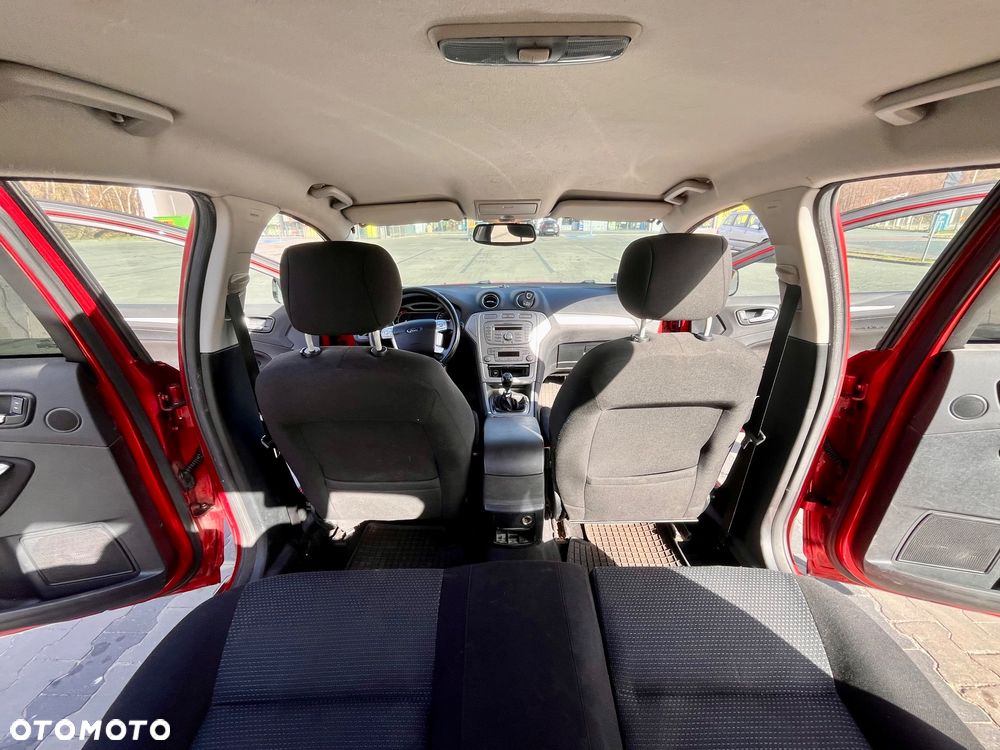 Ford Mondeo 1.8 TDCi Ambiente - 10