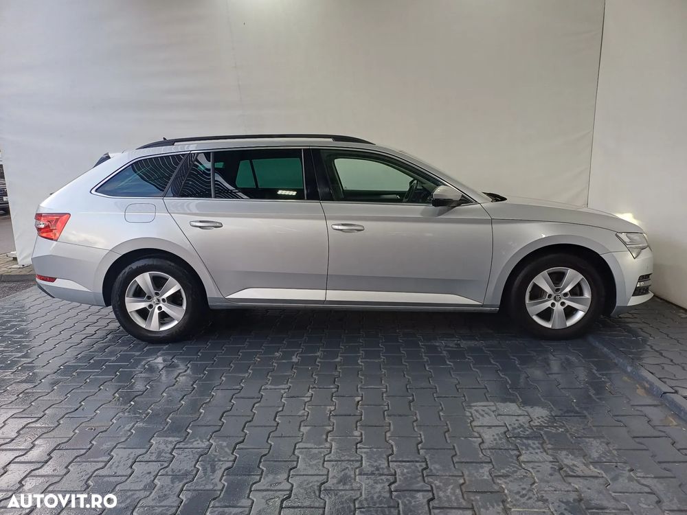 Skoda Superb 2.0 TDI DSG Ambition - 37