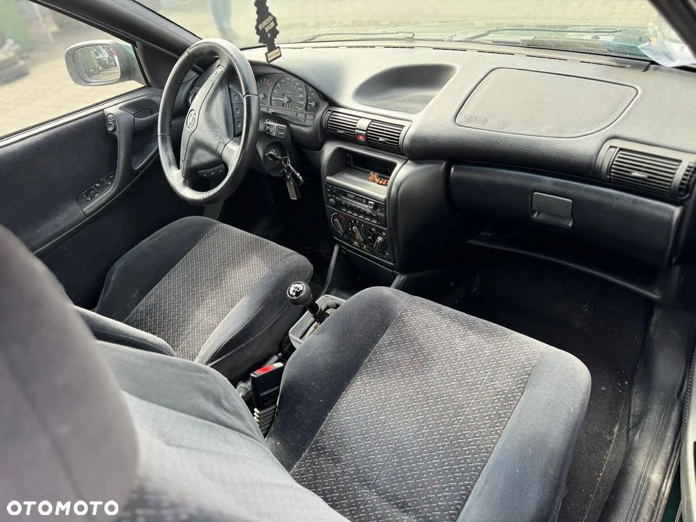 Opel Astra 1997 poj. 1.6 benzyna 75 KM - NA CZĘŚCI - 11