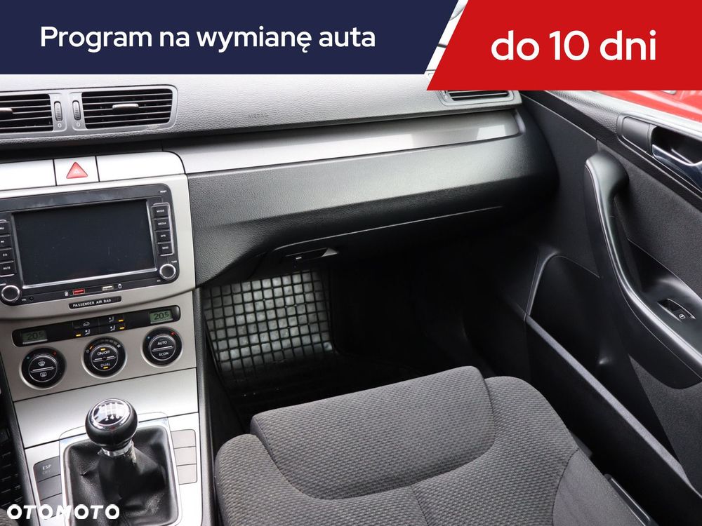 Volkswagen Passat - 10