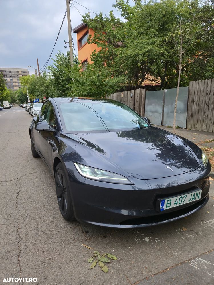 Tesla Model 3 - 7
