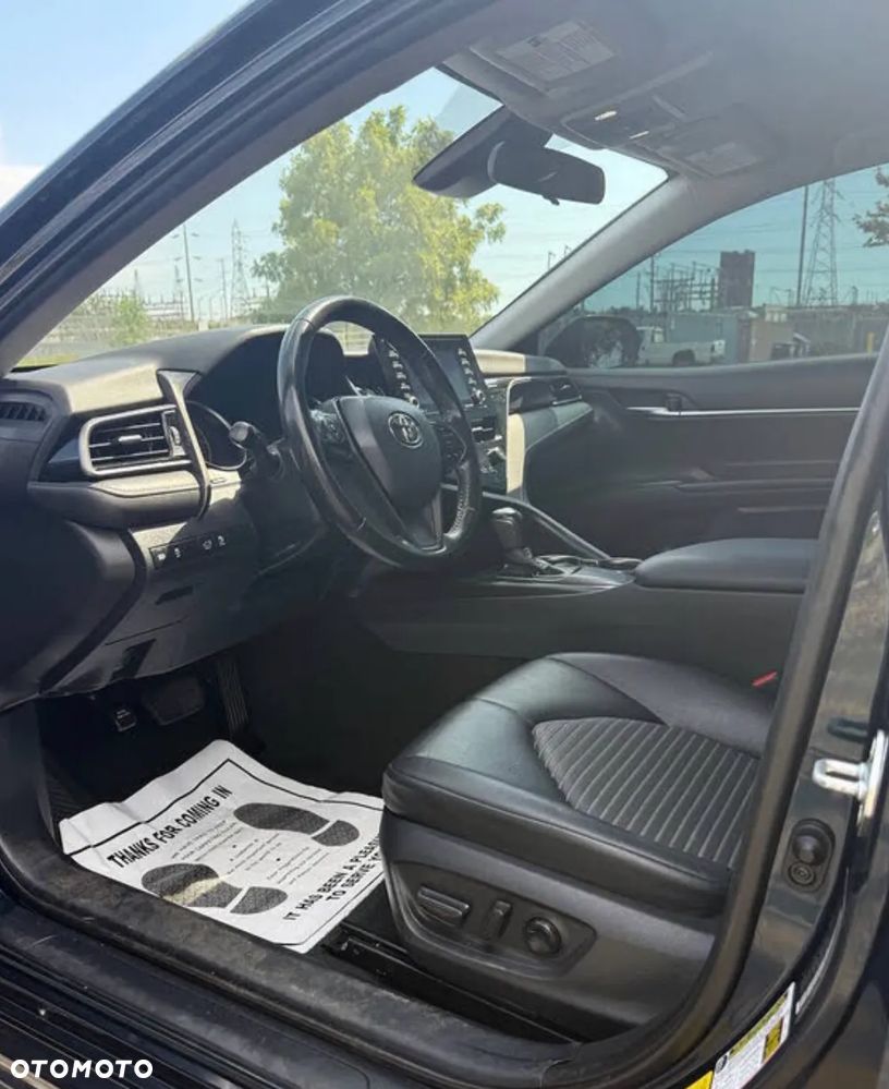 Toyota Camry - 12