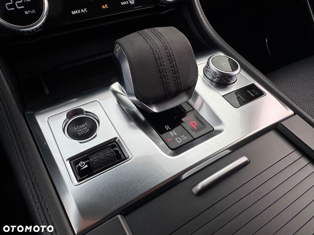 Jaguar F-Pace D200 AWD R-Dynamic SE - 32