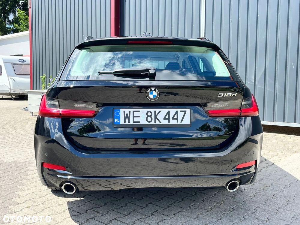 BMW Seria 3 318d mHEV - 15