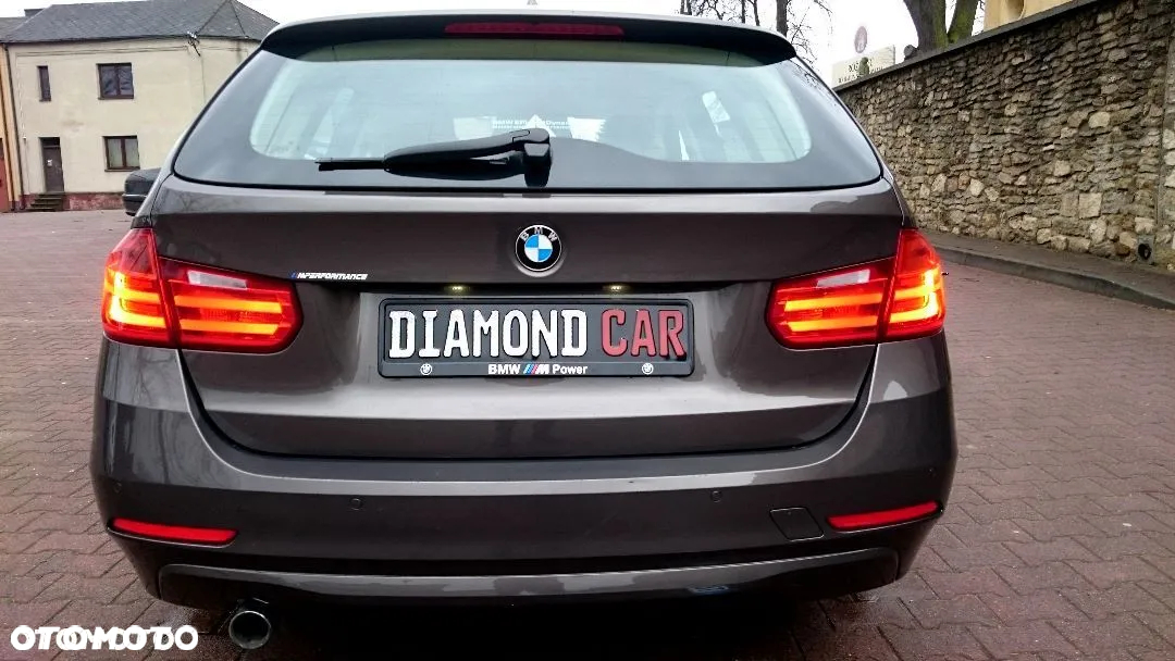 BMW Seria 3 320d DPF Touring Efficient Dynamics Edition - 9