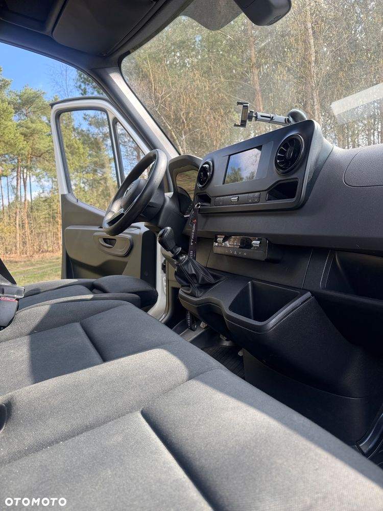 Mercedes-Benz Sprinter - 11