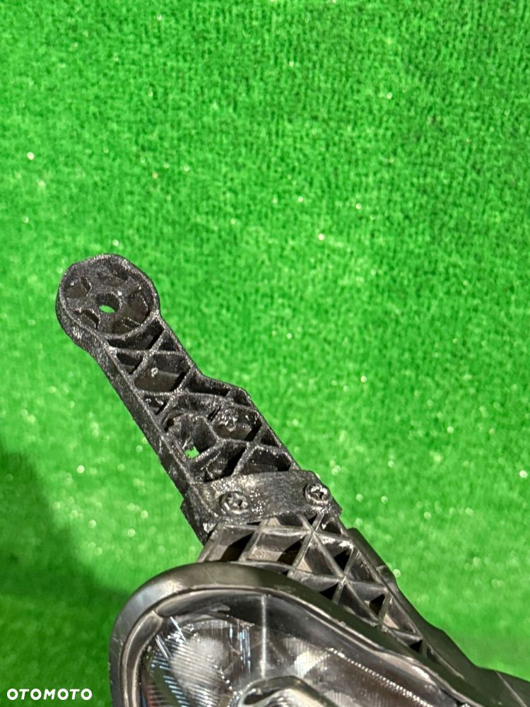 REFLEKTOR PRAWY OPEL ASTRA J GTC XENON NR:667 - 3