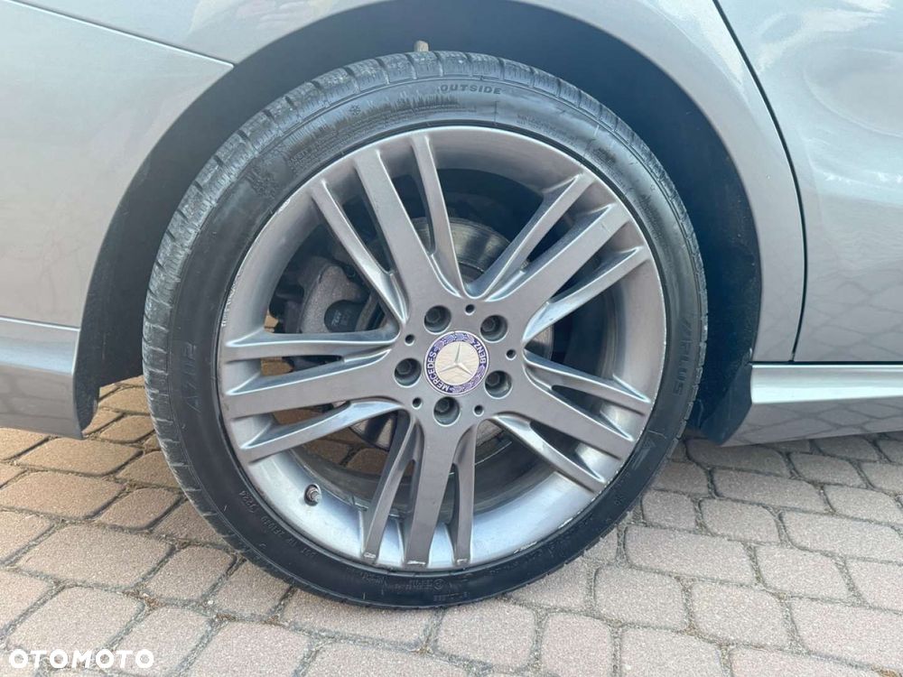 Mercedes-Benz CLA 200 7G-DCT Orange Art Edition - 32