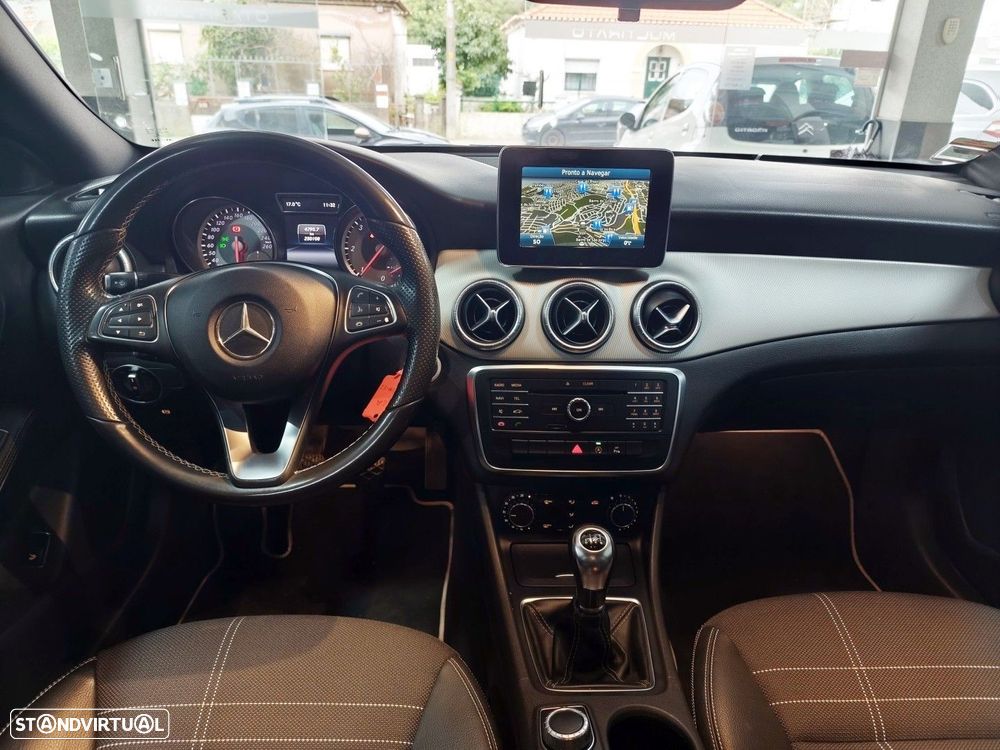 Mercedes-Benz CLA 180 CDI Urban - 16
