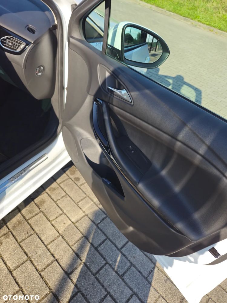 Opel Astra 1.6 Turbo Start/Stop Sports Tourer Innovation - 12