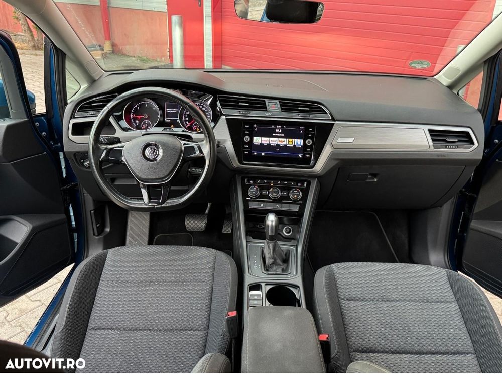 Volkswagen Touran - 15