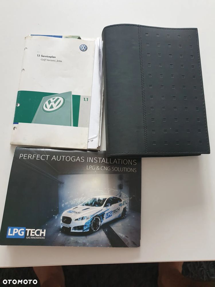 Volkswagen Golf - 2