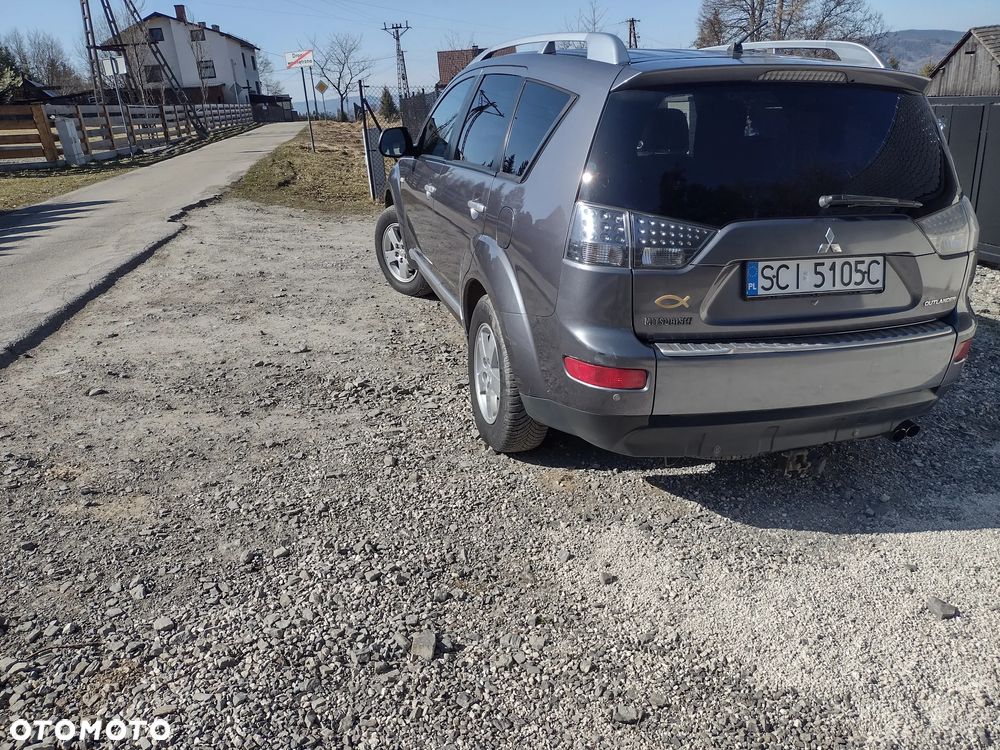 Mitsubishi Outlander 2.0 DID Instyle - 4