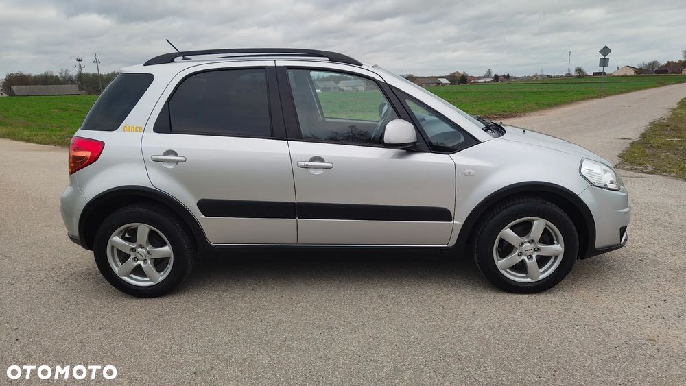 Suzuki SX4 1.6 GS / Premium - 38