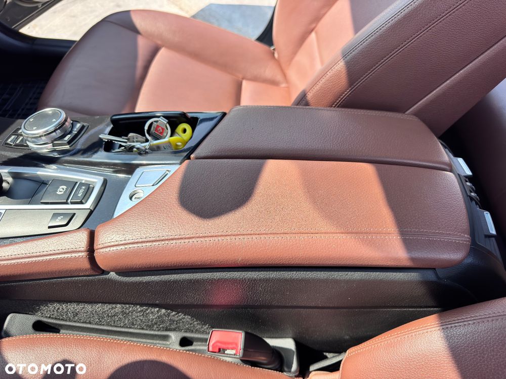 BMW Seria 5 520d - 28