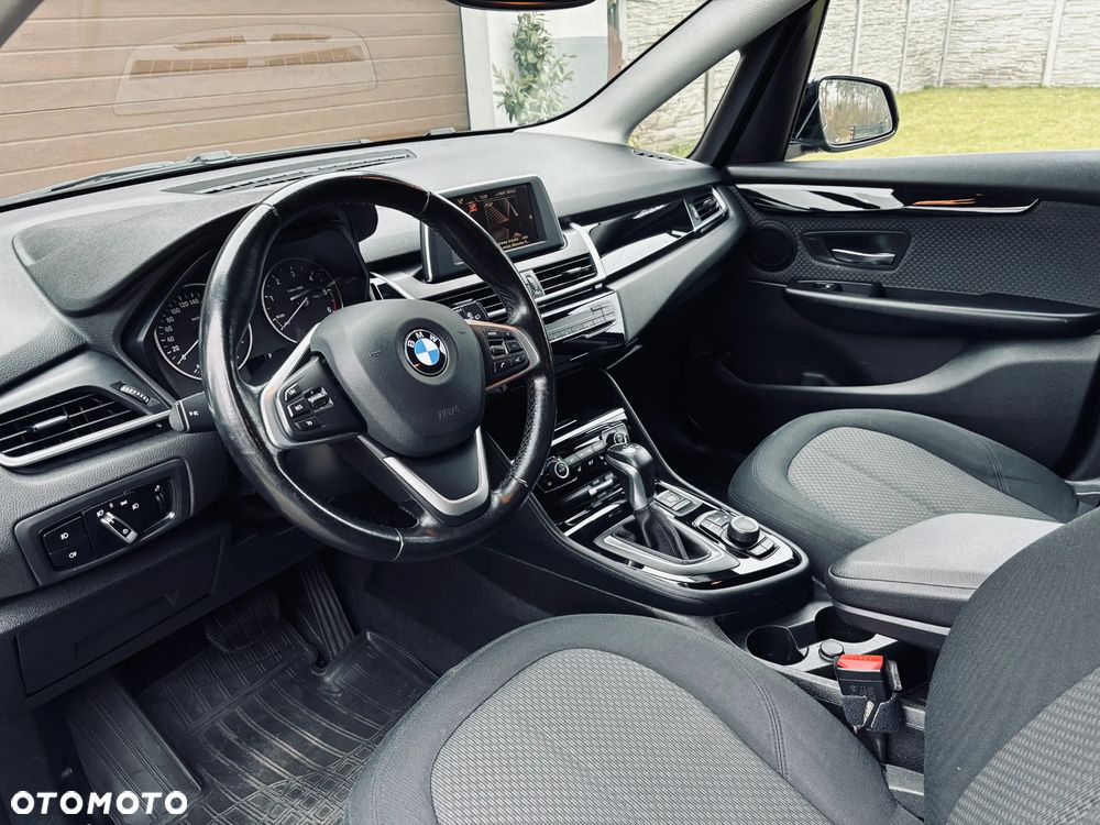BMW Seria 2 218d Advantage - 12