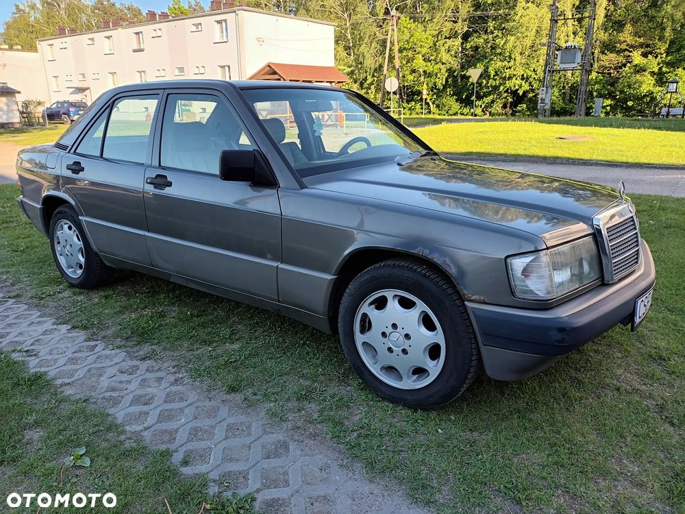 Mercedes-Benz W201 (190) - 3