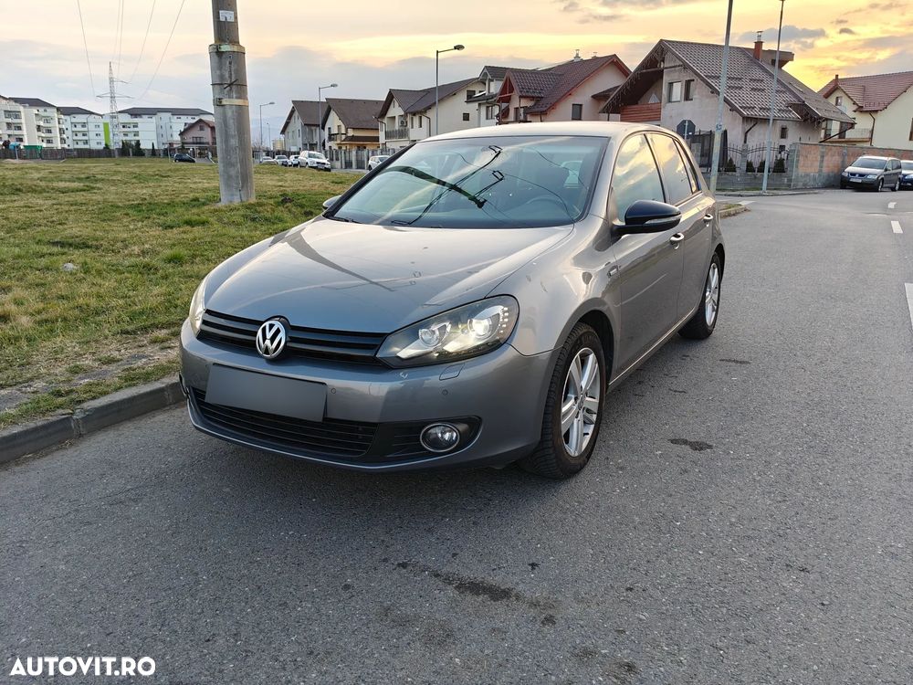 Volkswagen Golf - 1