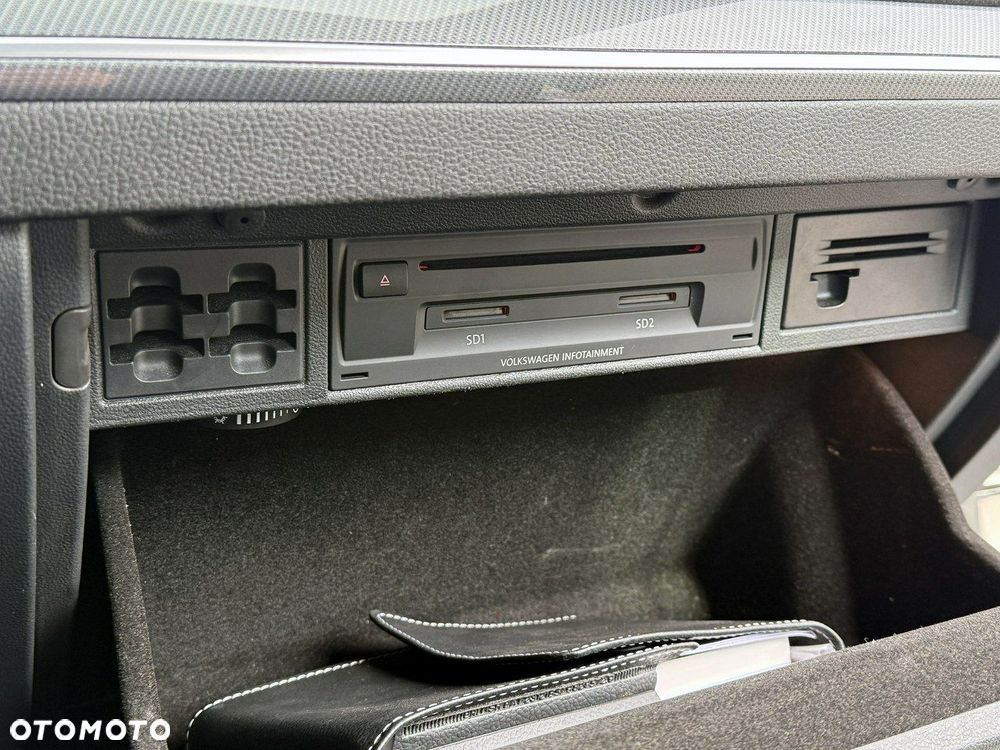 Volkswagen Golf 1.5 TSI EVO R-Line - 17