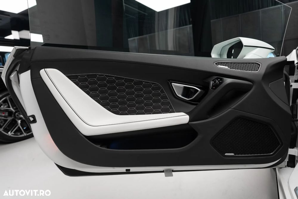 Lamborghini Huracan EVO - 11