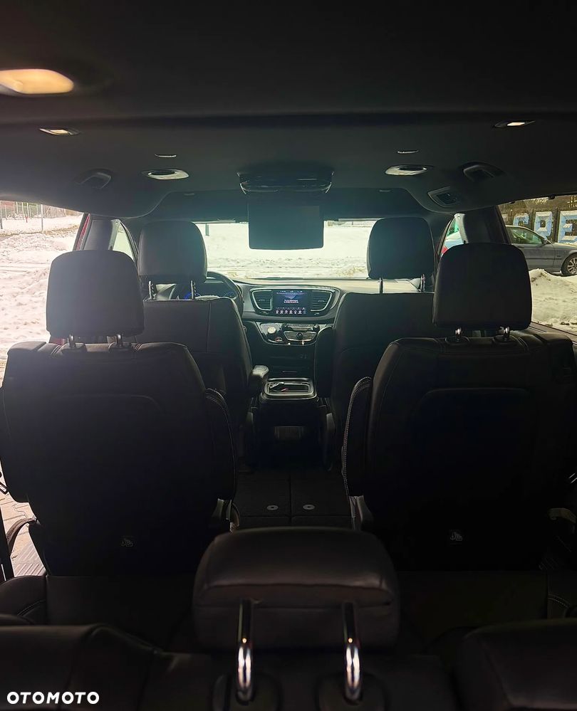 Chrysler Pacifica - 4