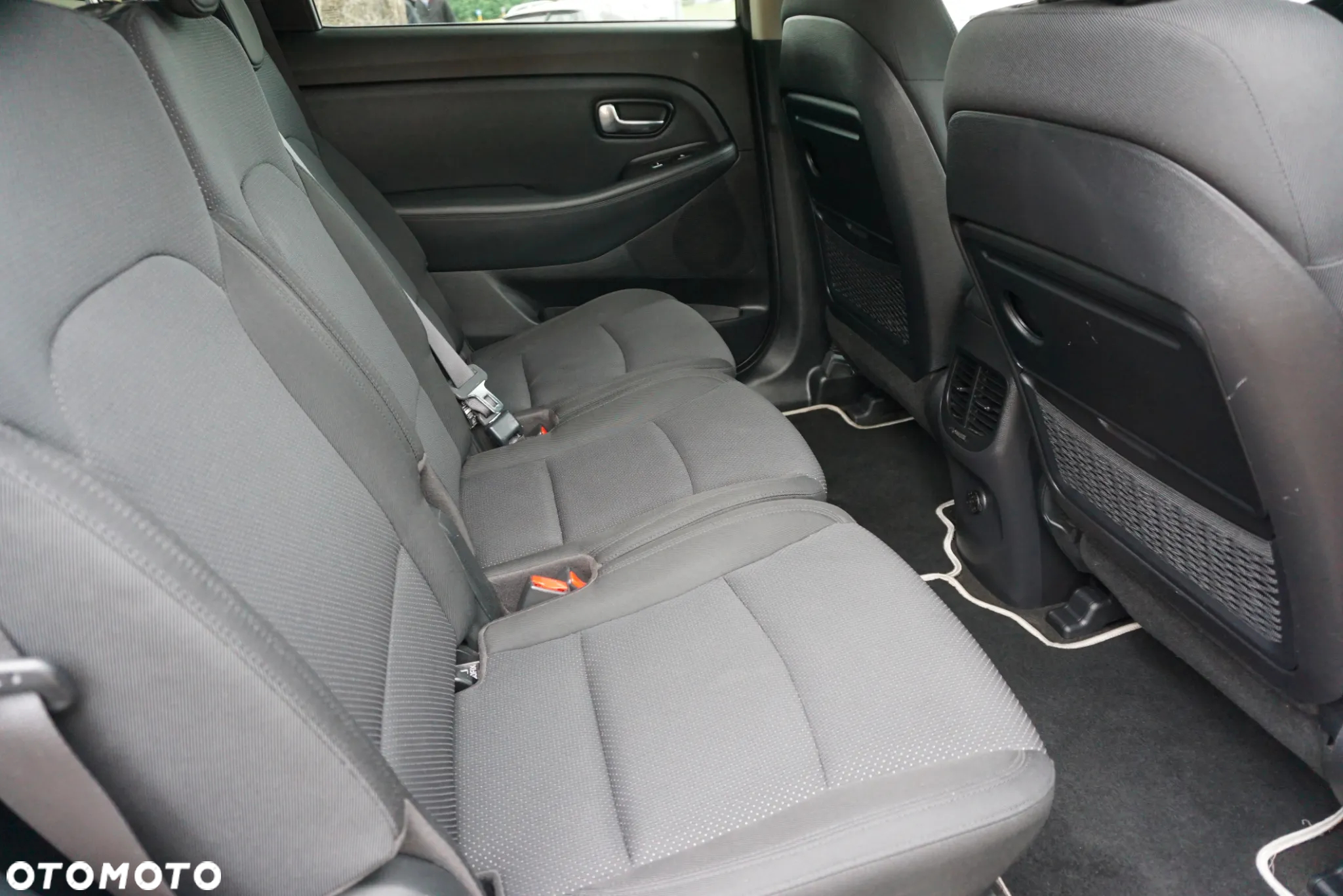 Kia Carens 1.7 CRDi 141 ISG Vision - 14