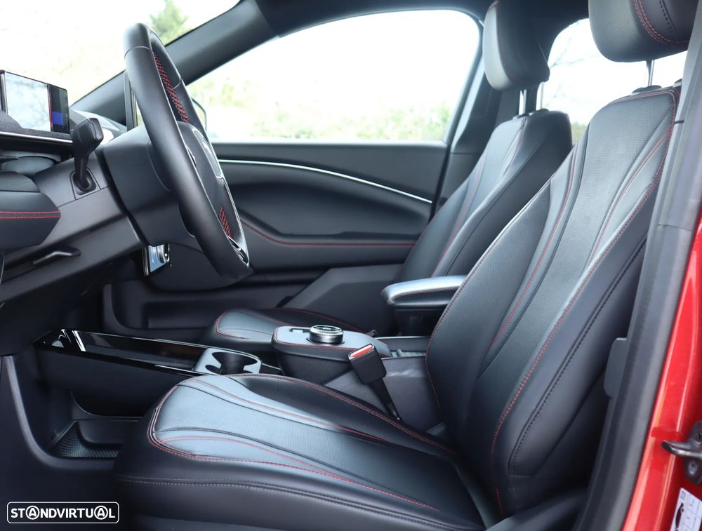 Ford Mustang Mach-E AWD PREMIUM - 28