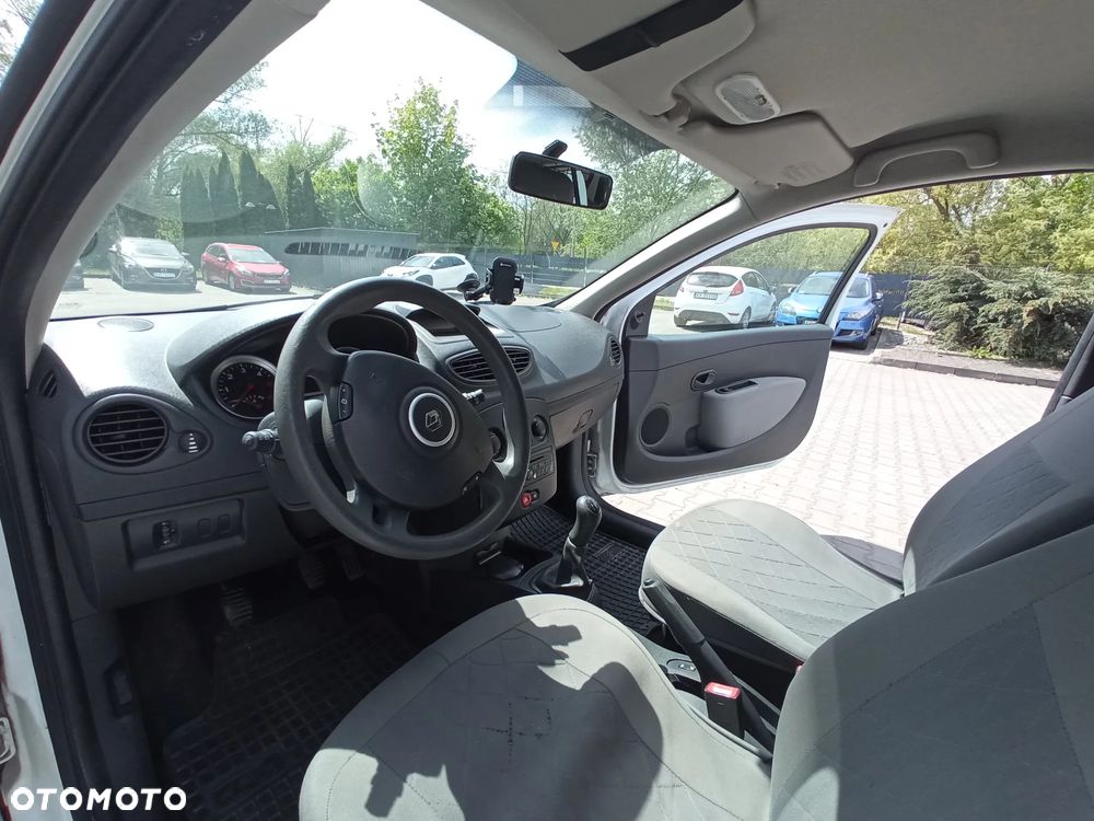 Renault Clio - 6