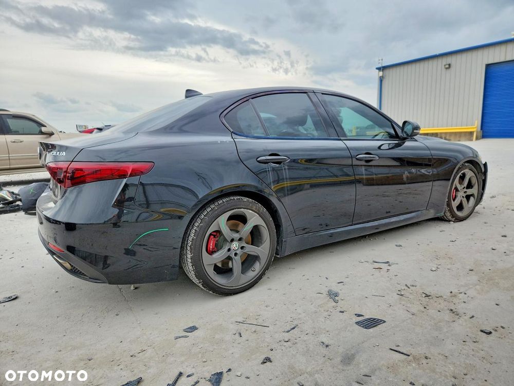 Alfa Romeo Giulia - 4