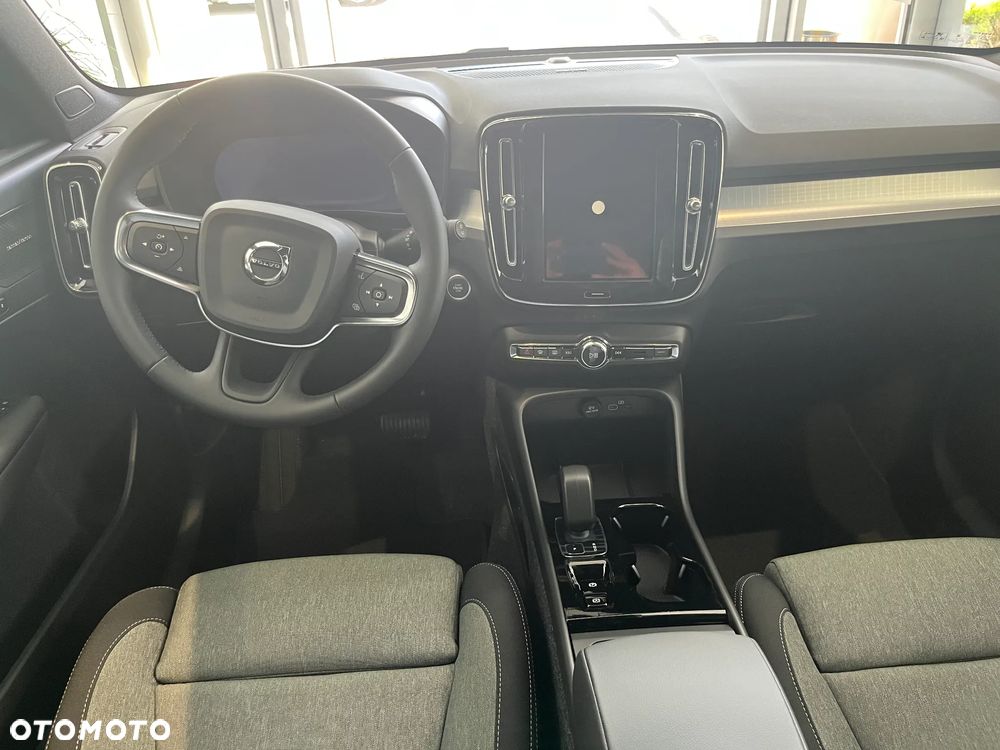 Volvo XC 40 B3 Plus Dark - 9