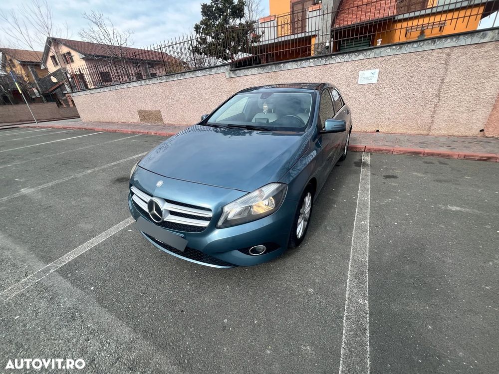 Mercedes-Benz A 180 BlueEfficiency 7G-DCT - 2