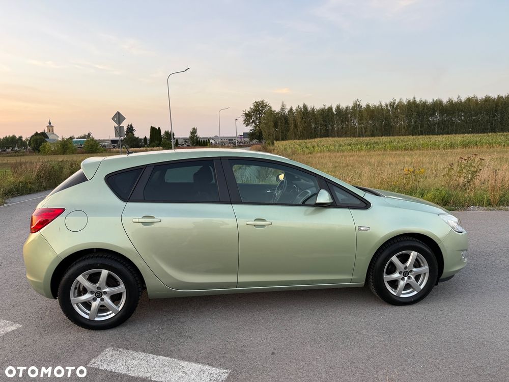 Opel Astra 1.4 Turbo - 4