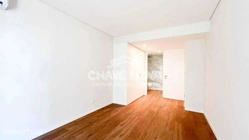 Apartamento T1 com Varanda e Garagem no Condomínio Jardins da Seara - Grande imagem: 3/7