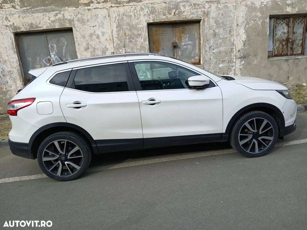 Nissan Qashqai 1.6 dCi DPF 4x4 Start/Stop 360 - 16