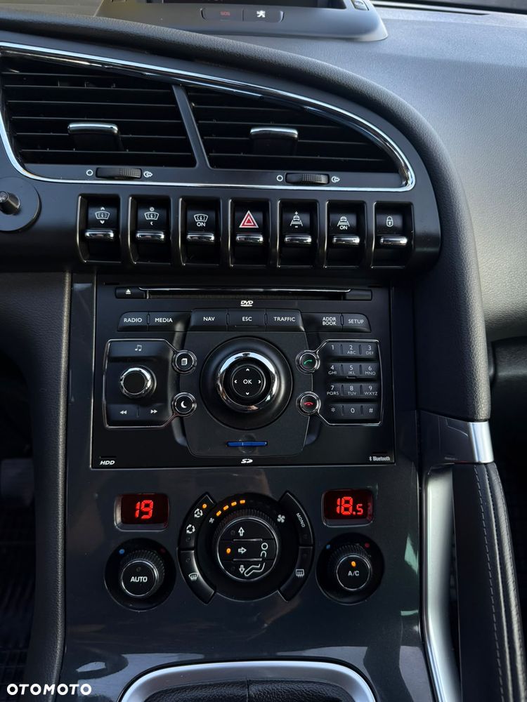 Peugeot 3008 1.6 Premium+ - 18