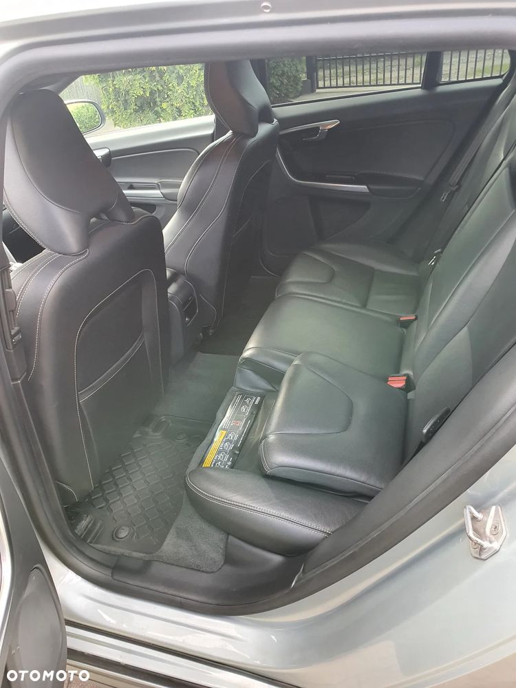 Volvo V60 D4 Drive-E R-Design Summum - 18