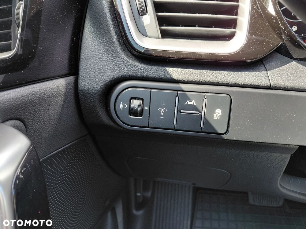 Kia XCeed 1.5 T-GDI Business Line DCT - 14