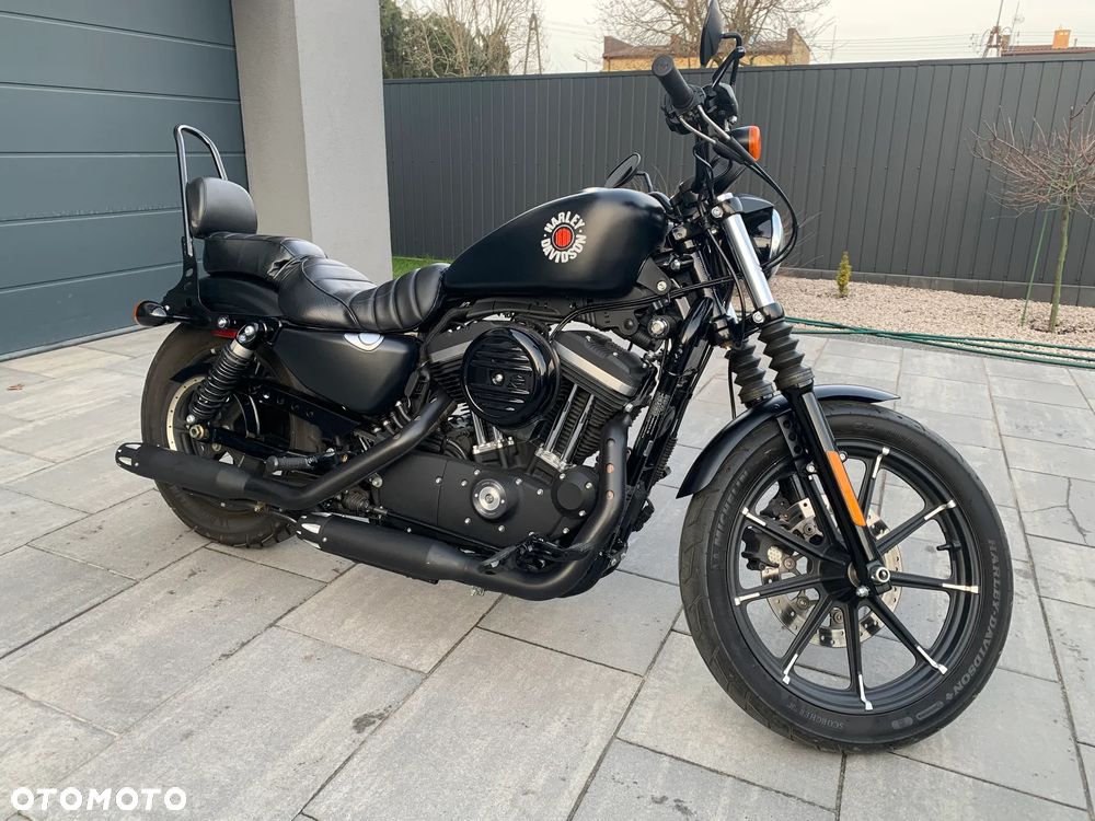 Harley-Davidson Sportster Iron 883 - 2