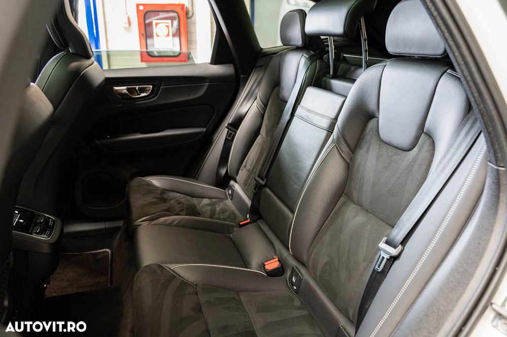 Volvo XC 60 D5 AWD Geartronic RDesign - 9