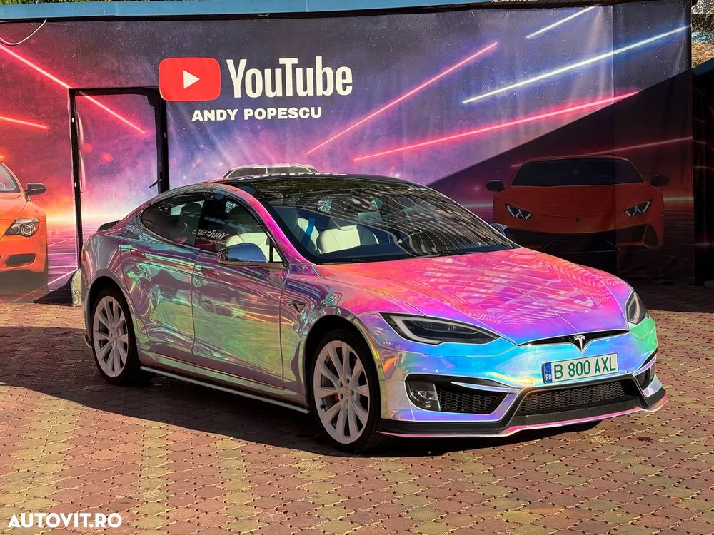 Tesla Model S - 1