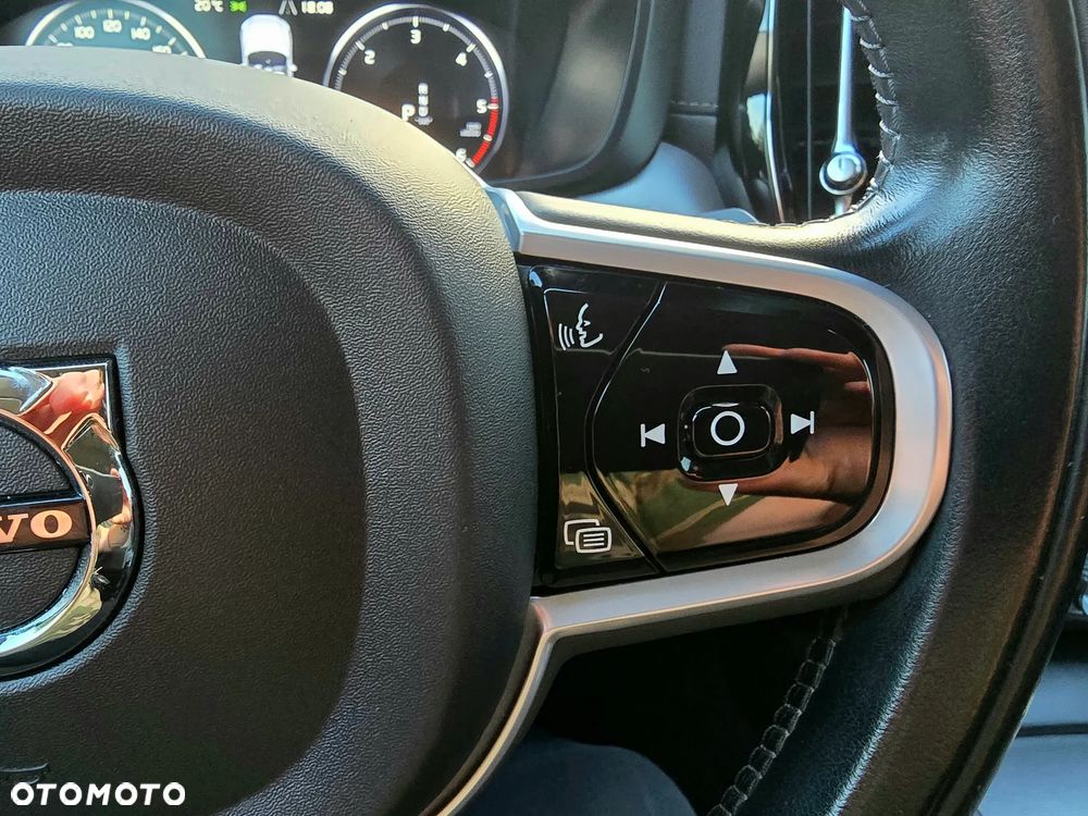Volvo XC 60 B4 D Inscription - 37